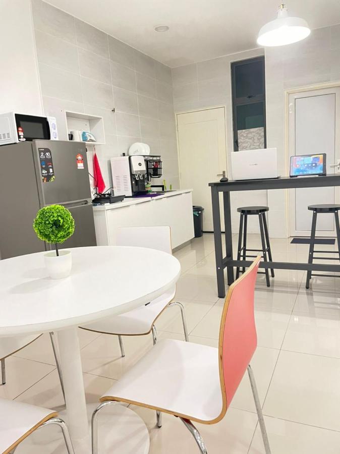 Funkyvila2 9Pax Near Iium, Kmc, Tarc, Bbq, Ps4 Kuantan Exterior photo
